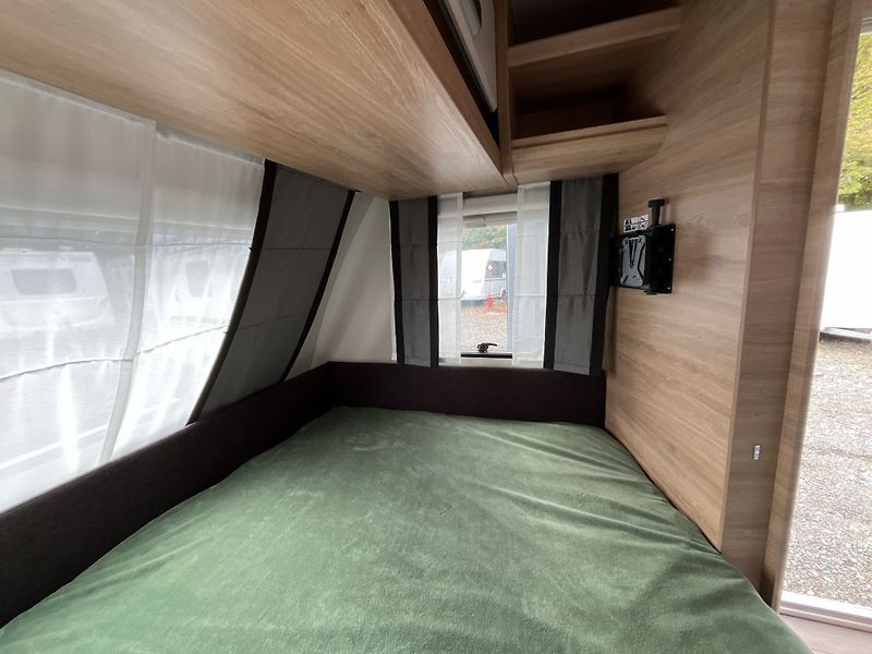 Knaus (2027) Südwind 580 QS BLACK SELECTION - fotka 11 z 21