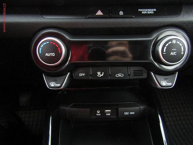Kia Rio (2019) 1.2i, ČR, AC, park.asist - fotka 16 z 16