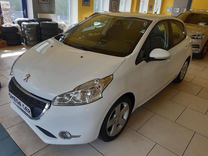 Peugeot 208 1.2 i KLIMA koup. ČR - fotka 3 z 27
