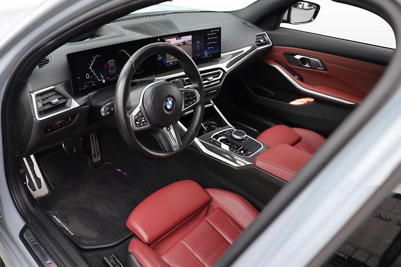 BMW Řada 3 330i Sedan - fotka 8 z 14