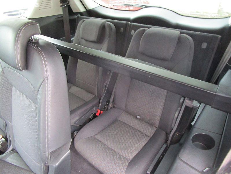 Ford S-MAX (2009) 2,0TDci-103KW-AUTOMAT - fotka 16 z 17