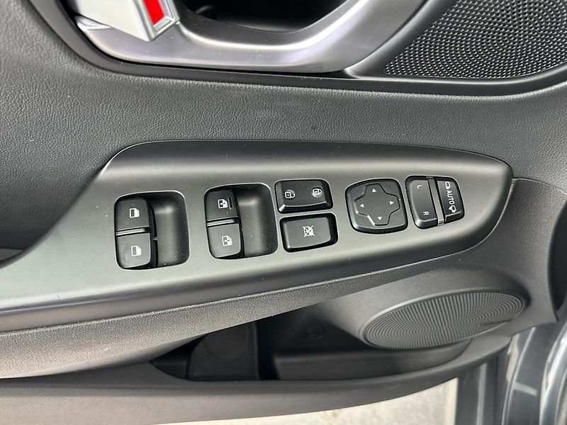 Hyundai Kona 64kWh - fotka 21 z 27