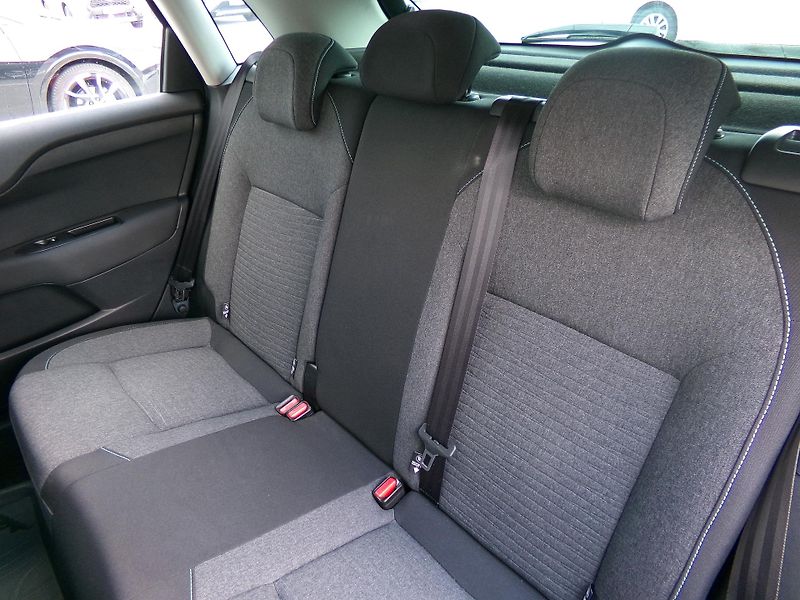 Citroën C4 FEEL EDITION 1.6 BlueHDi 73kW - fotka 6 z 14