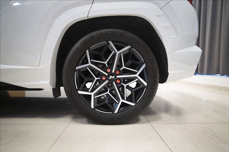 Hyundai Tucson 1,6 T-GDI N-LINE NAVI KAMERA - fotka 43 z 47