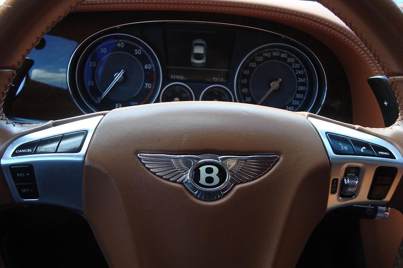 Bentley Continental GT (2013) V8 Twin Turbo - fotka 25 z 40