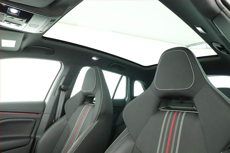 Škoda Scala (2024) Monte Carlo 1.0 TSI - fotka 13 z 21
