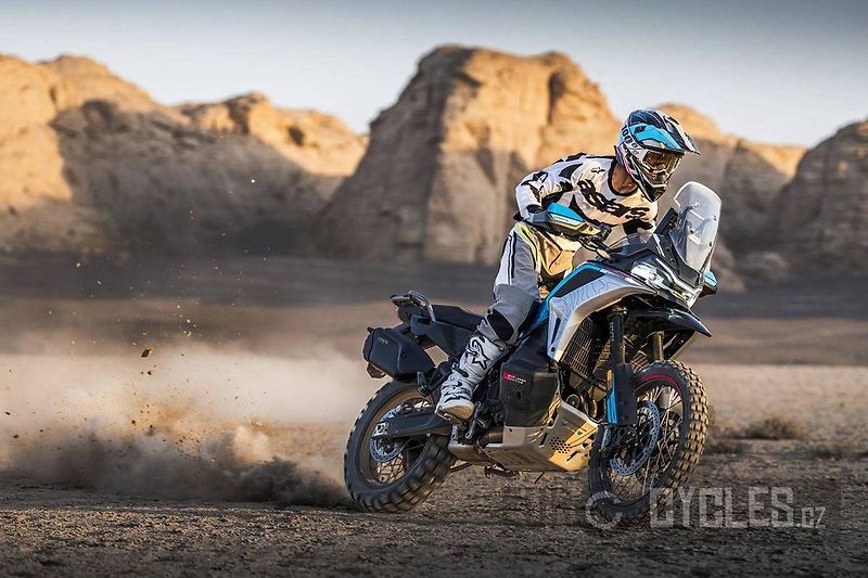 CFMOTO (2026) 1000 MT-X - fotka 15 z 26