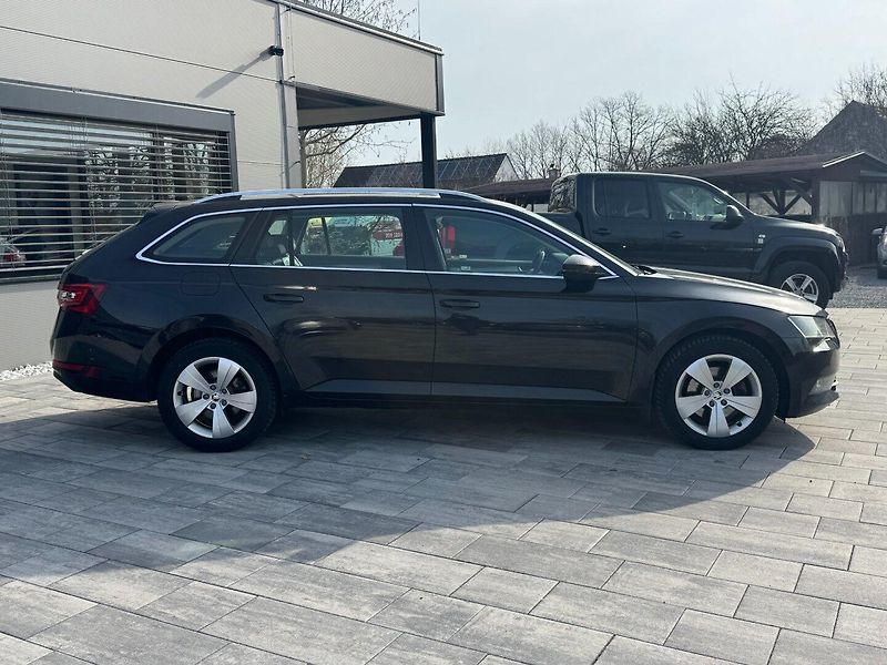 Škoda Superb (2018) 2,0 TDI 110 KW DSG STYLE - fotka 4 z 30