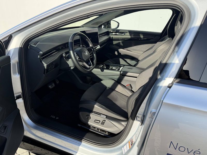 Volkswagen ID.7 Tourer (2026) Pro People 77kWh - fotka 5 z 24