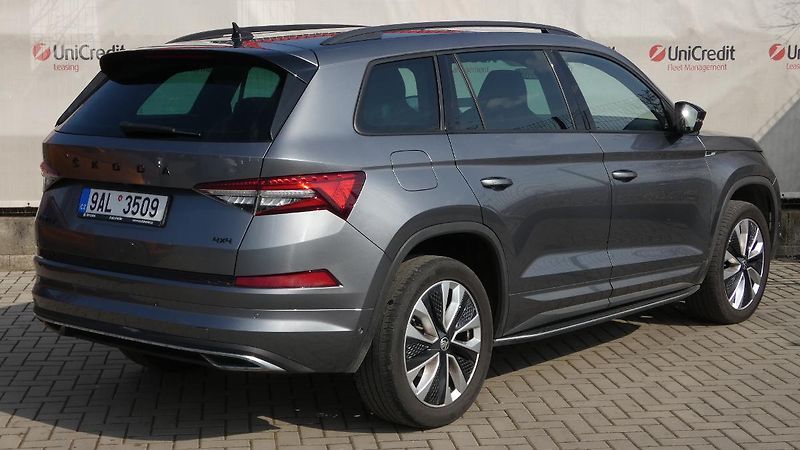 Škoda Kodiaq 2,0 TDI DSG 4x4 Sportline - fotka 3 z 25
