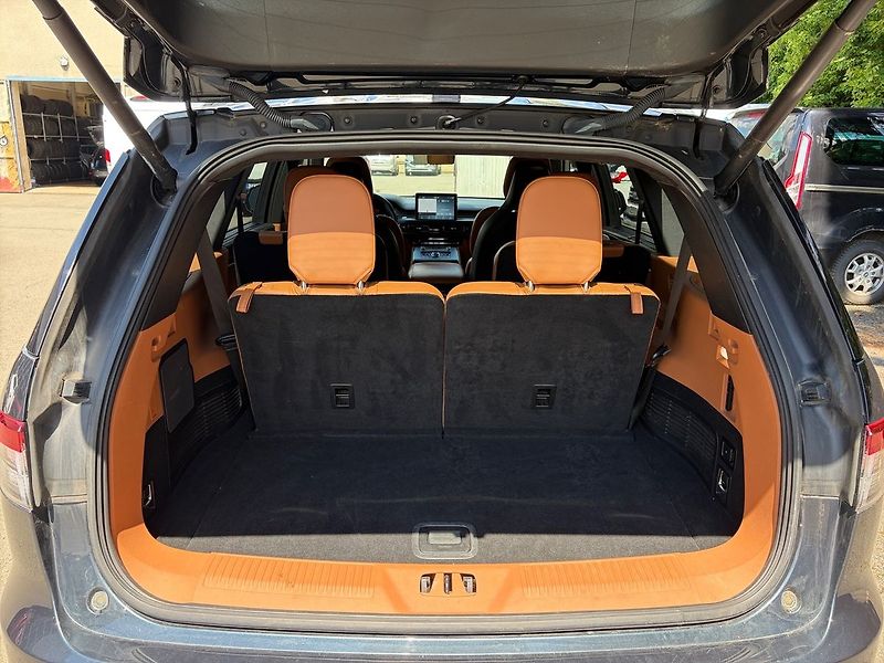 Lincoln Aviator 3,0 PHEV 4x4, - fotka 12 z 20