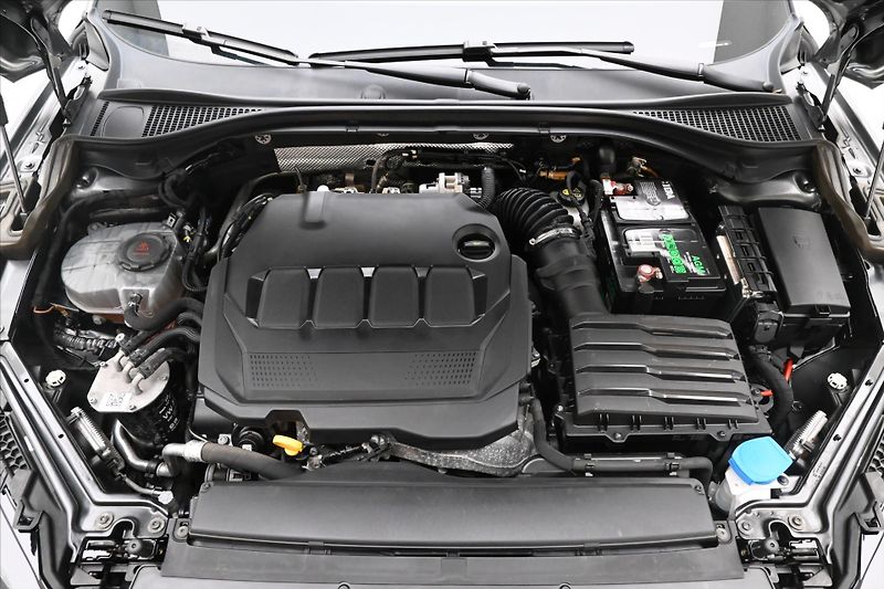 Škoda Superb 2,0 TDI 147 kW DSG Style Záruk - fotka 9 z 32