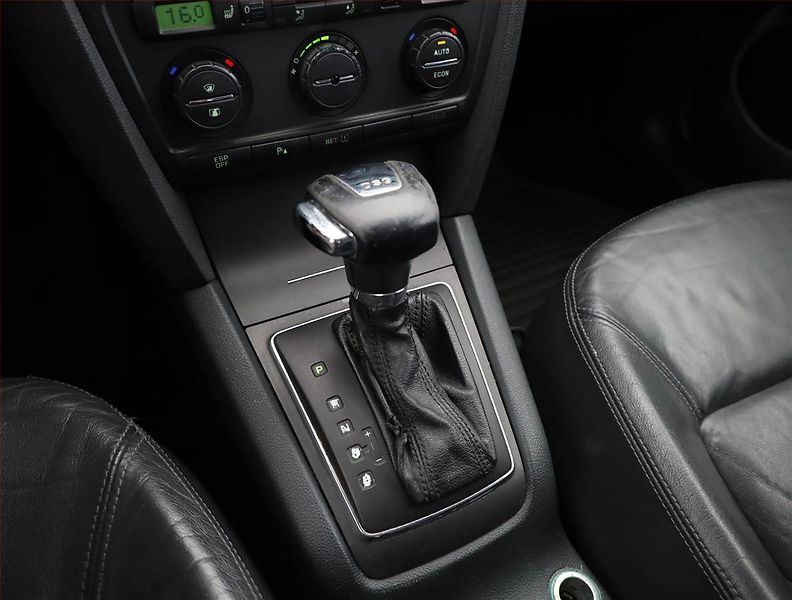 Škoda Octavia (2005) 2.0 TDI, Automat, po STK - fotka 11 z 12