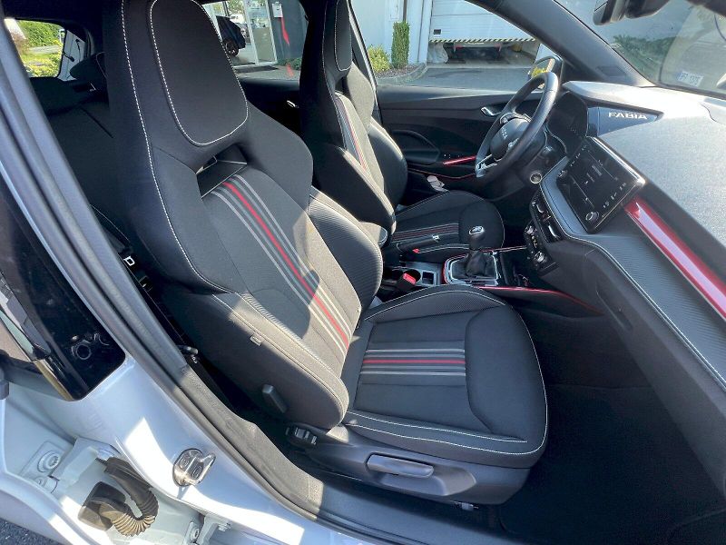 Škoda Fabia (2025) Monte Carlo 1.0TSi 85kW 6°manu - fotka 19 z 30