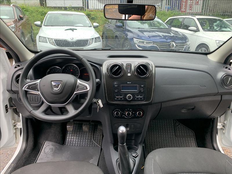 Dacia Sandero 1,0 SCe ČR,KLIMATIZACE - fotka 10 z 17