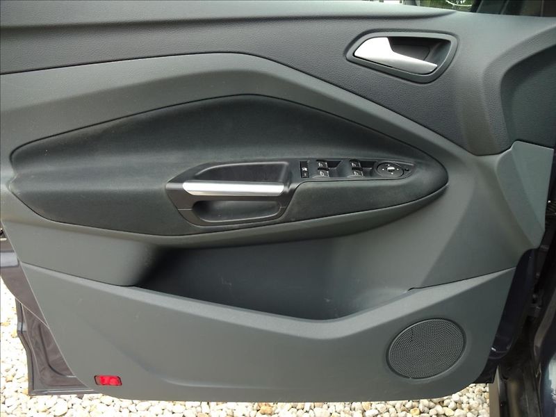 Ford C-MAX 2,0 TDCi 103kW AUTOMAT - fotka 17 z 47