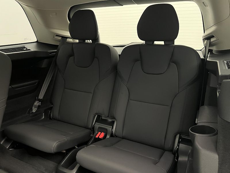 Volvo XC90 T8 RECHARGE PLUS DARK  - fotka 23 z 49