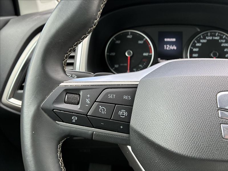 Seat Ateca 2,0 TDI TAŽNÉ KAMERA - fotka 27 z 31
