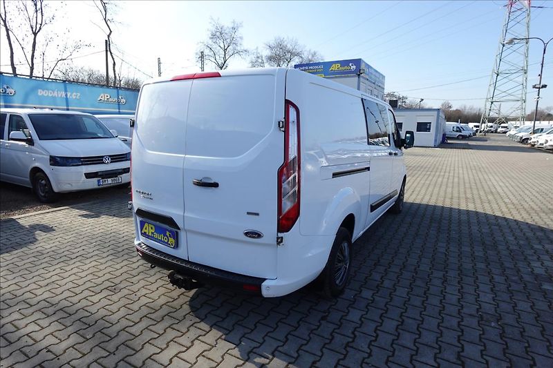 Ford Transit Custom 2,0 TDCI  L2H1 6MÍST KLIMA - fotka 9 z 35