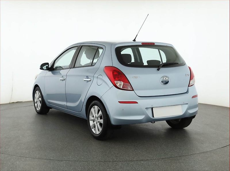 Hyundai i20 (2012) 1.2, Serv.kniha, Tempomat - fotka 4 z 17