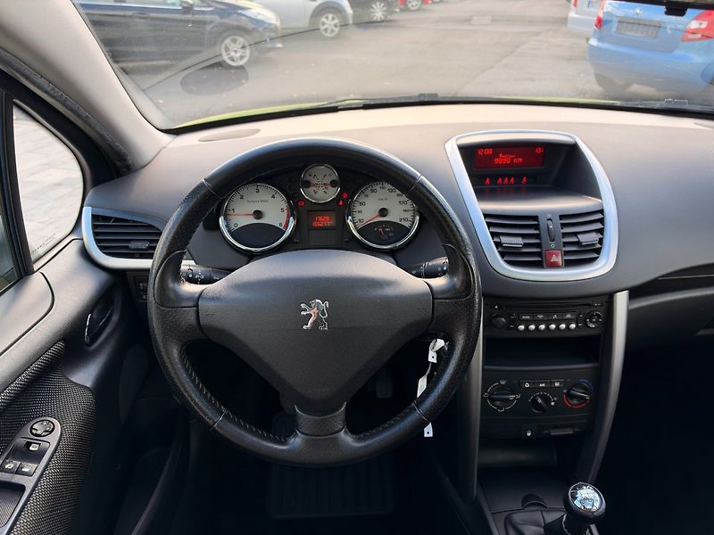 Peugeot 207 (2009) SW 1.6HDi 66kW - fotka 14 z 30