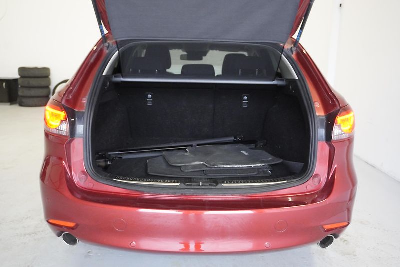 Mazda 6 2.2 SKYACTIV-D PREMIUM AUT. - fotka 9 z 31