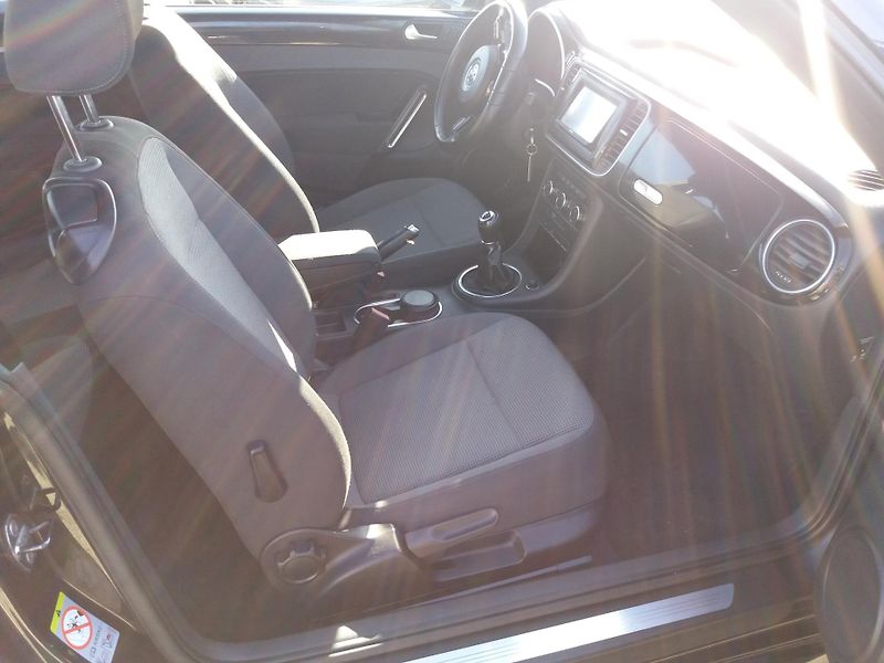 Volkswagen Beetle 1.6TDi,XENONY,NAVI.PĚKNÝ-STAV! - fotka 12 z 20