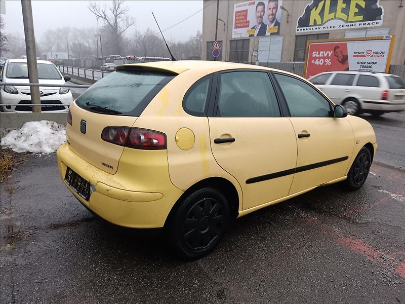 Seat Ibiza 1,4 i Reference - fotka 11 z 16
