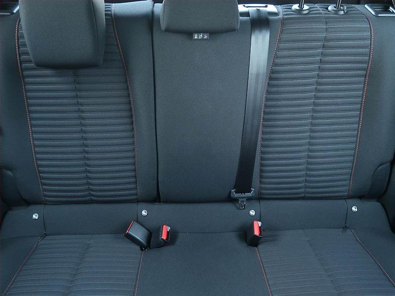Peugeot 2008 (2022) Active Pack 1.2 PureTech - fotka 10 z 18