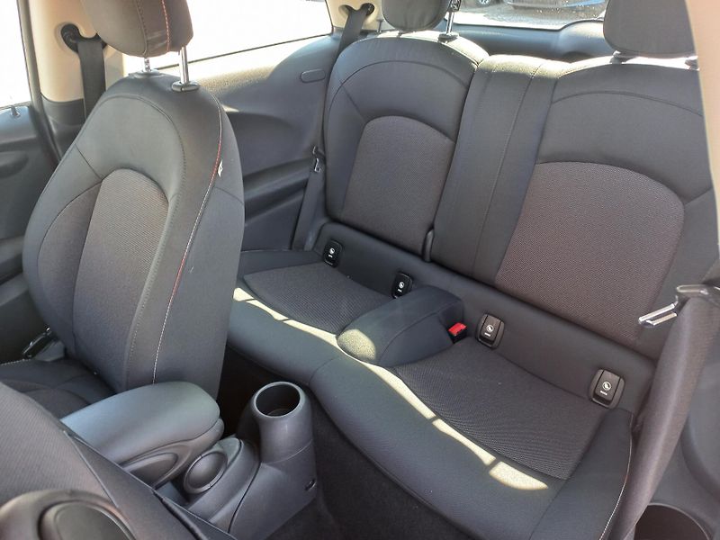 Mini One (2015) 1.2i 55kW  - fotka 11 z 18