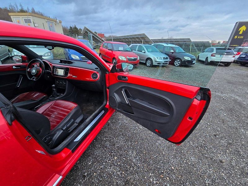 Volkswagen Beetle (2012) 1.6 TDi 2012 - fotka 16 z 17