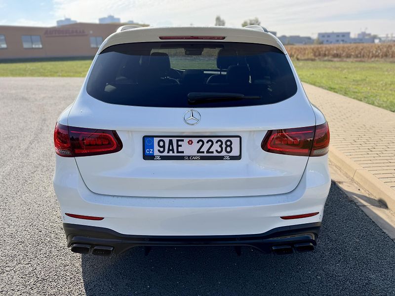 Mercedes-Benz GLC 63 AMG 4MATIC+ PANORAMA NAVI - fotka 4 z 38