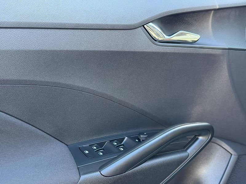 Škoda Fabia Selection 1,0 TSI 70 kW 5° MP - fotka 27 z 30