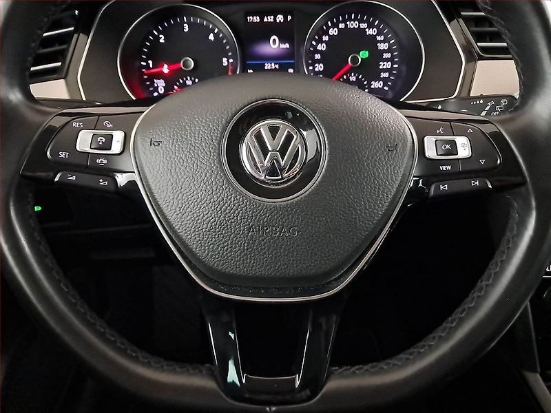 Volkswagen Passat (2019) 2.0 TDI, 4X4, Automat, Kůže - fotka 19 z 25
