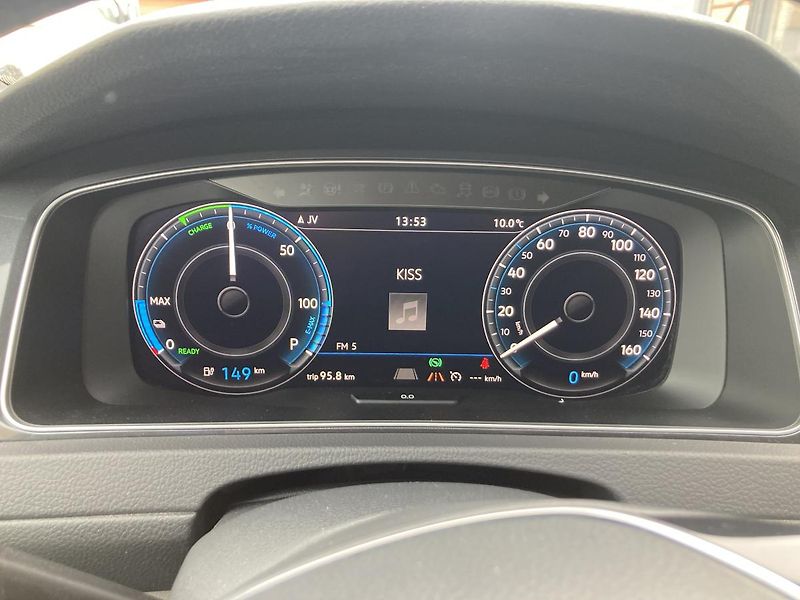 Volkswagen e-Golf (2019) MATRIX NAV DYNAUDIO WINTERPAKE - fotka 38 z 45
