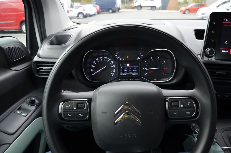 Citroën Berlingo (2021) 1.5BHDi 130 Feel XL - fotka 8 z 14