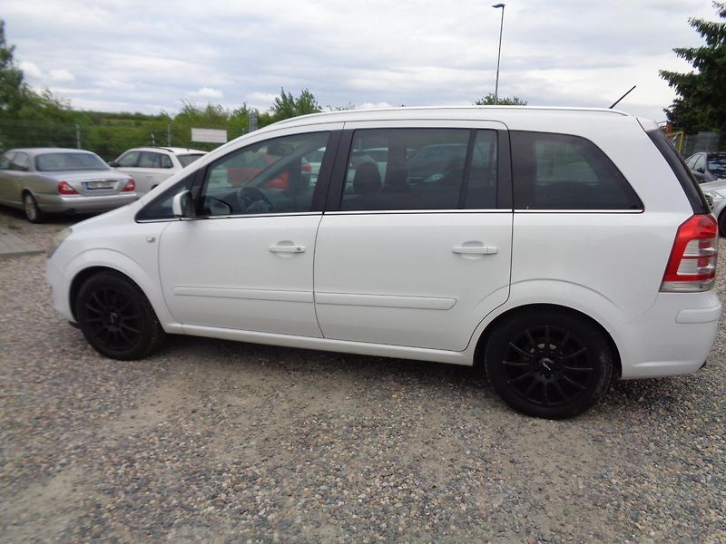 Opel Zafira 1,7 CDTI - fotka 8 z 16