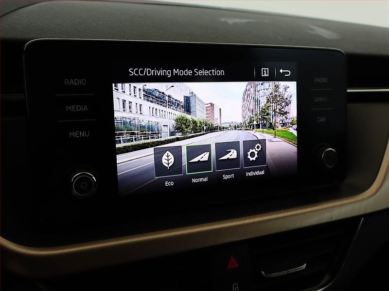 Škoda Scala (2019) Style 1.0 TSI, Serv.kniha - fotka 15 z 18