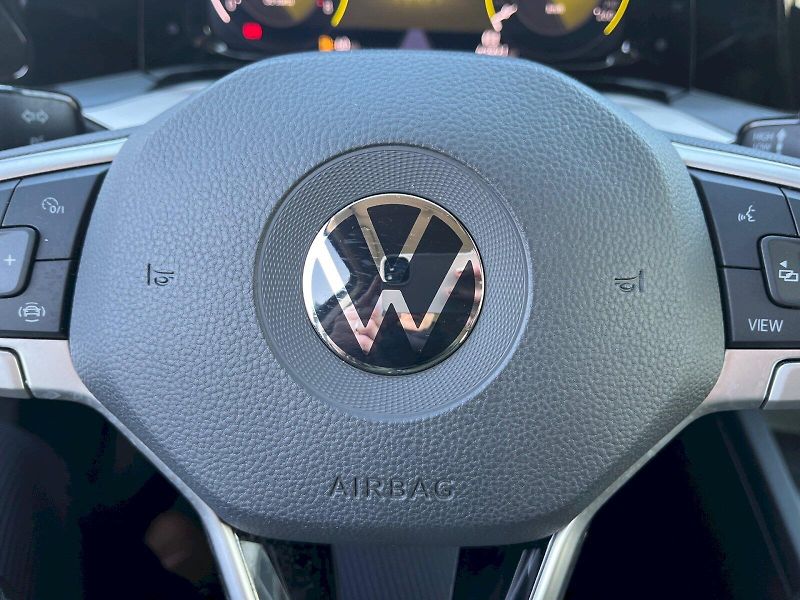 Volkswagen Golf (2022) Variant 1,0TSi 81kW Life 6G - fotka 26 z 33