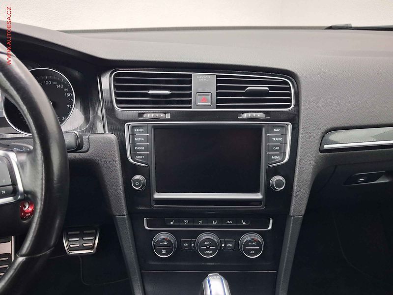 Volkswagen Golf (2014) 1.4TSi, GTE, DSG - fotka 12 z 19