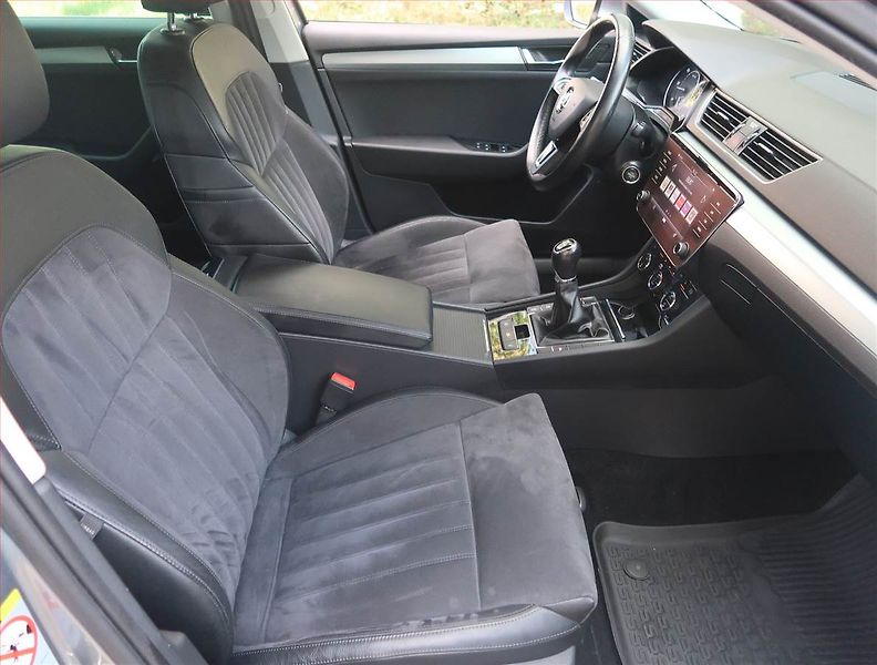 Škoda Superb (2019) Style 2.0 TDI, Kůže, Navi - fotka 9 z 22