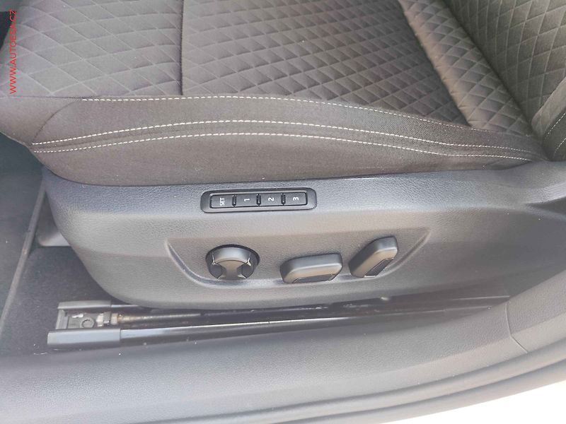 Škoda Superb (2018) 2.0 TDI, 2.maj,ČR, AC, TZ - fotka 27 z 28