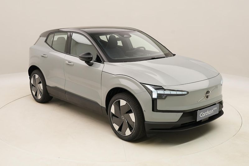 Volvo EX30 (2026) P5 LONG RANGE ELETRIC ULTRA - fotka 16 z 76