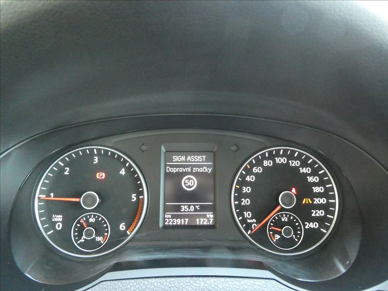 Volkswagen Sharan 2,0 TDi 110kW webasto, 2x kola - fotka 40 z 50