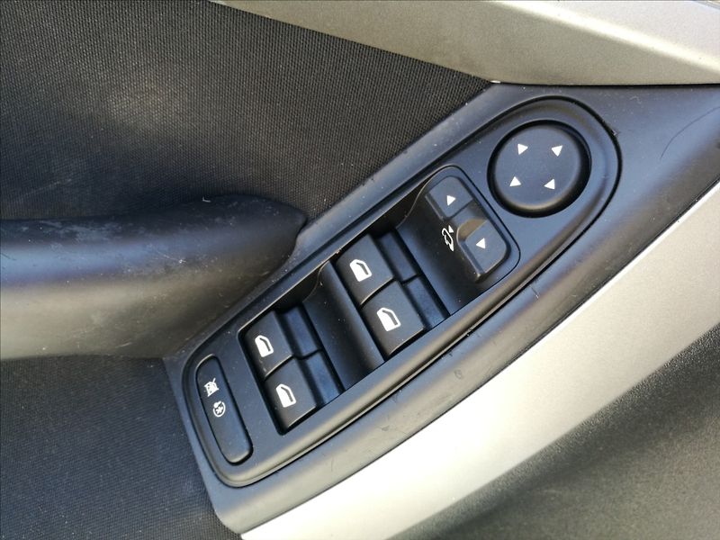 Citroën C4 Picasso 1,6 HDi - fotka 13 z 23