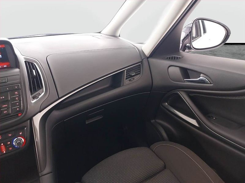 Opel Zafira (2015) 2.0 CDTI, 7 míst, Serv.kniha - fotka 8 z 22