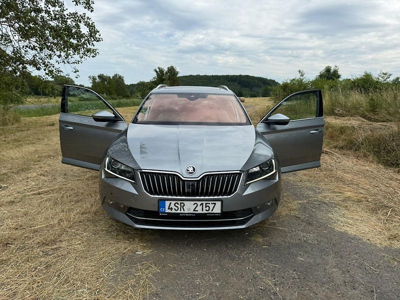 Škoda Superb (2019) - fotka 17 z 18