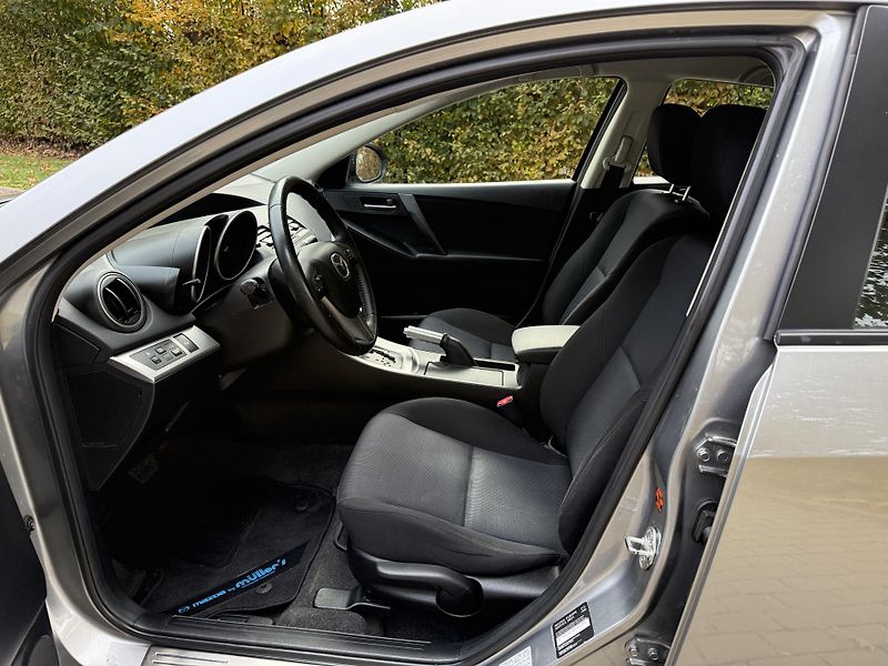Mazda 3 2.0 Exclusive-Line AUTOMAT - fotka 18 z 33