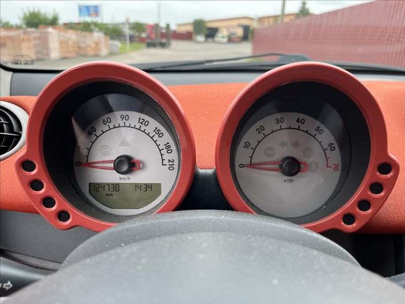 Smart Forfour 1,3 i AUTOMAT PANORAMA KLIMA - fotka 22 z 35