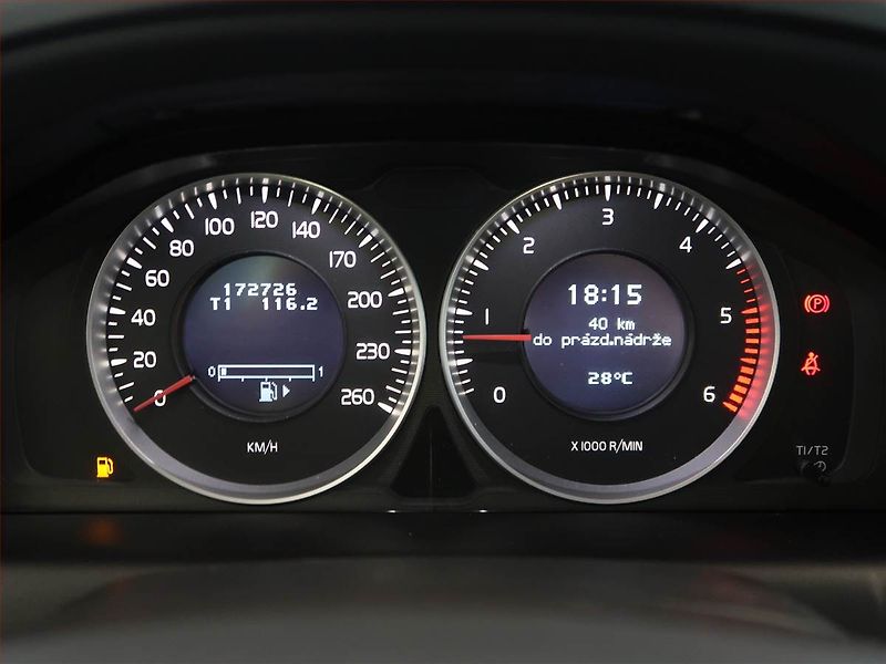 Volvo XC60 (2011) Ocean Race 2.4 D, 4X4 - fotka 11 z 14
